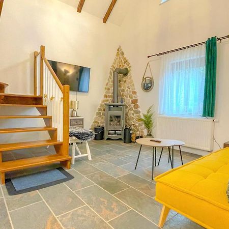Apartamento Vilux With Indoor Private Parking Braşov Exterior foto