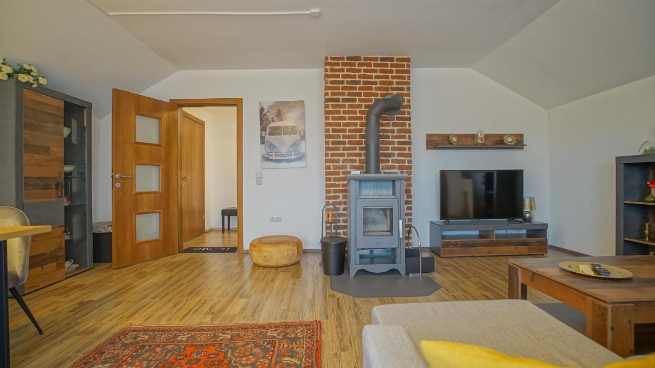 Apartamento Vilux With Indoor Private Parking Braşov Exterior foto