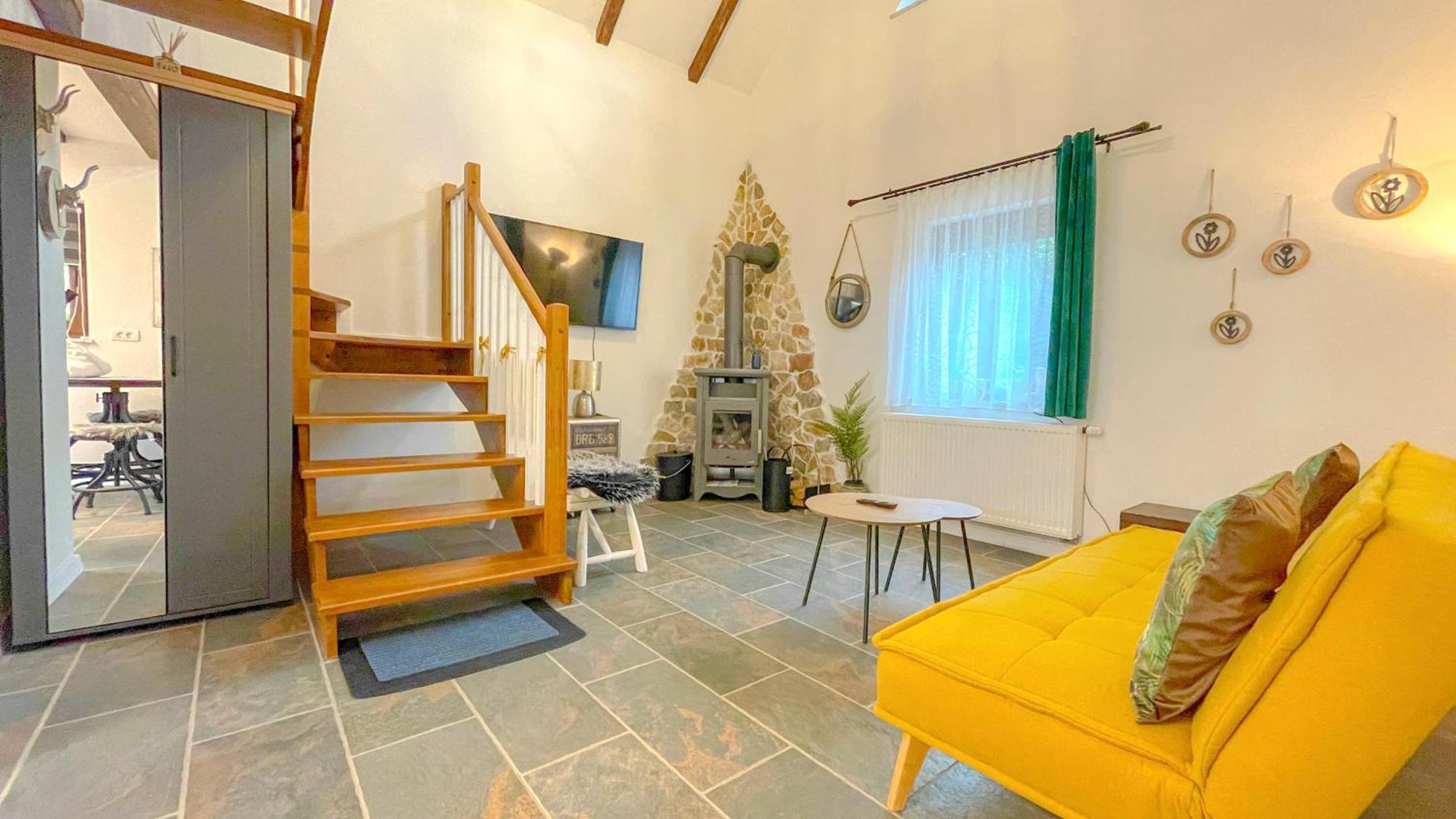 Apartamento Vilux With Indoor Private Parking Braşov Exterior foto