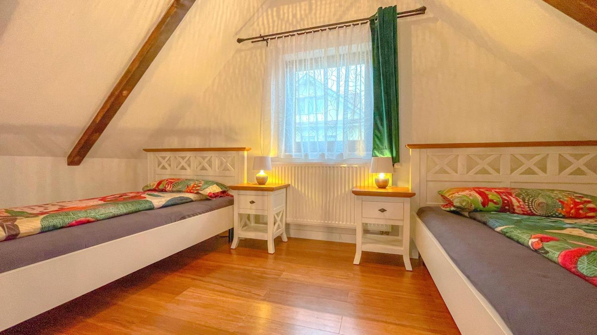 Apartamento Vilux With Indoor Private Parking Braşov Exterior foto
