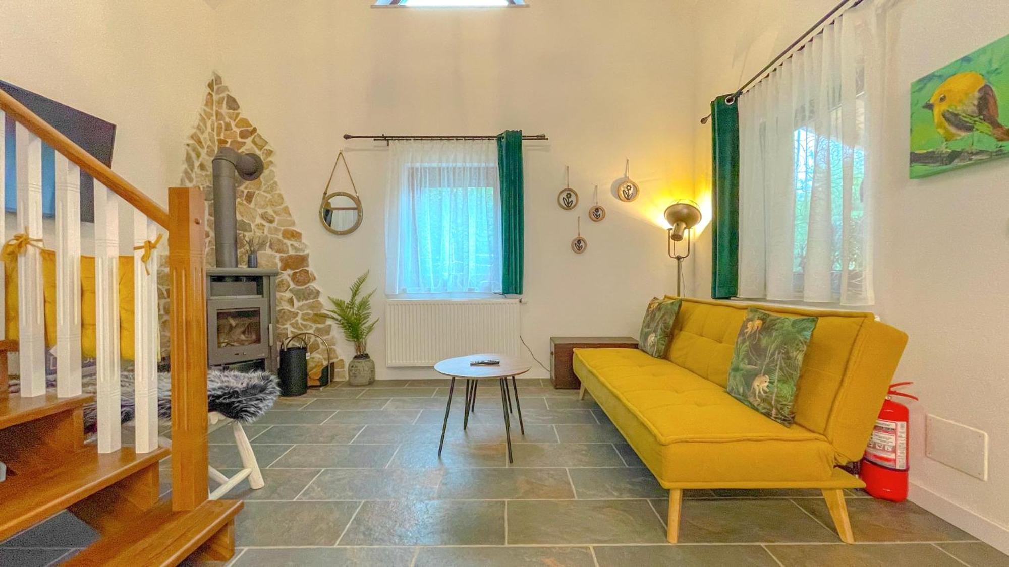 Apartamento Vilux With Indoor Private Parking Braşov Exterior foto