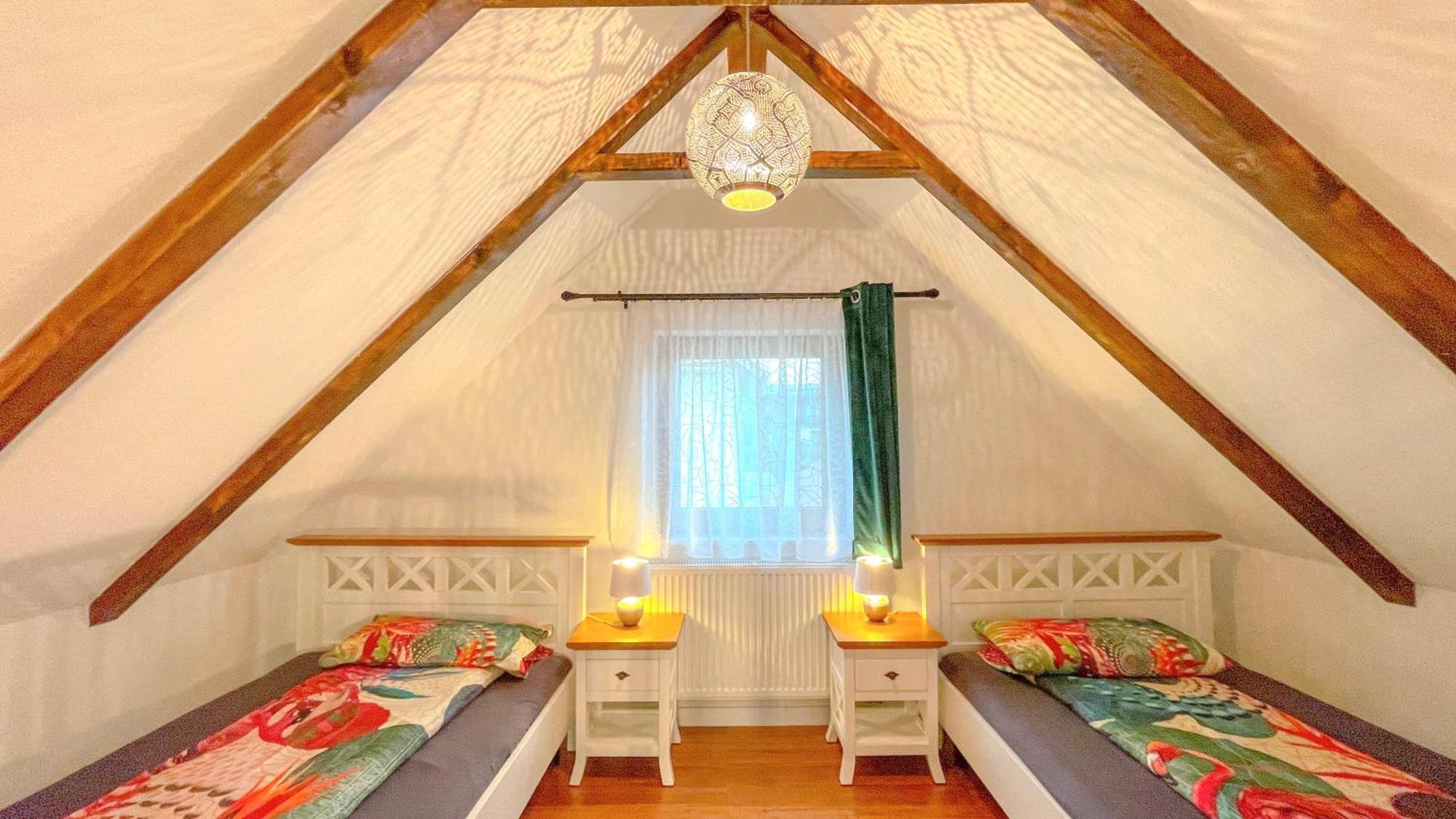 Apartamento Vilux With Indoor Private Parking Braşov Exterior foto