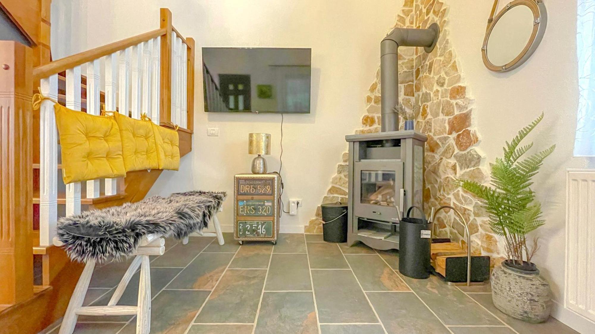 Apartamento Vilux With Indoor Private Parking Braşov Exterior foto