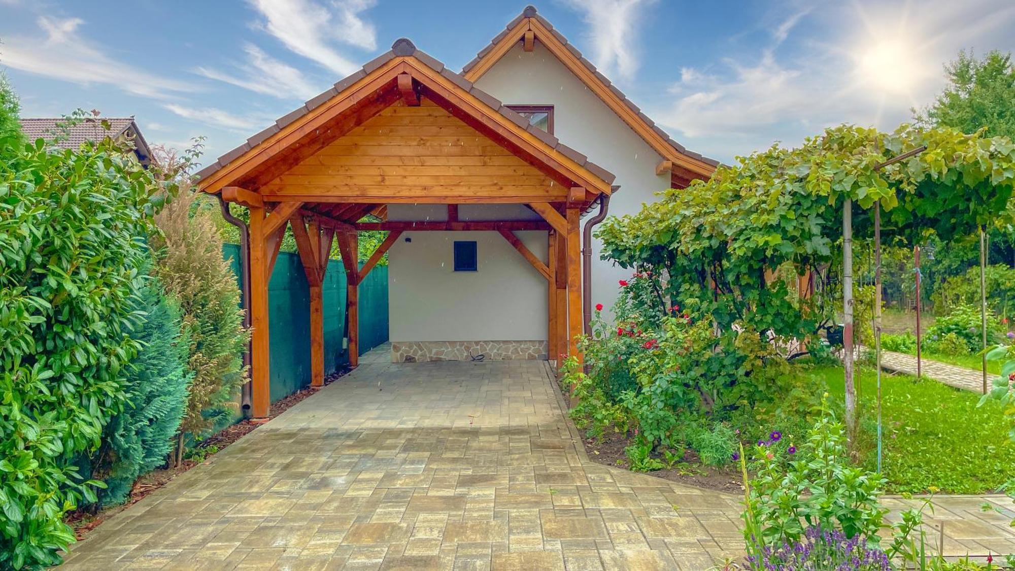 Apartamento Vilux With Indoor Private Parking Braşov Exterior foto
