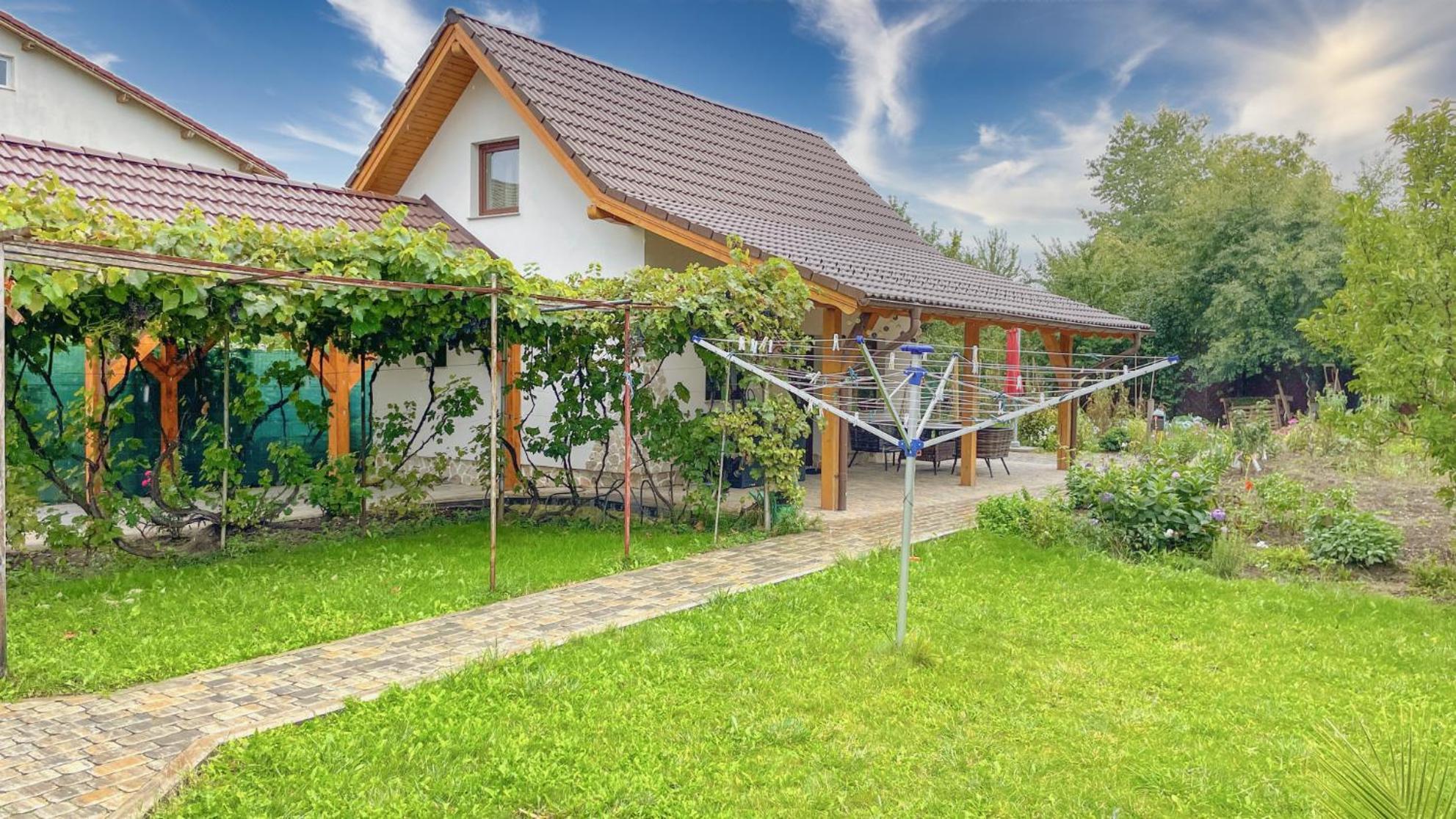 Apartamento Vilux With Indoor Private Parking Braşov Exterior foto